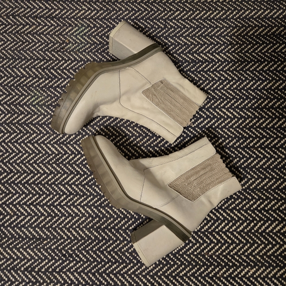 Free People Shoes - Free People Chunky Chelsea Ankle Boots in Light Beige and Taupe Trim